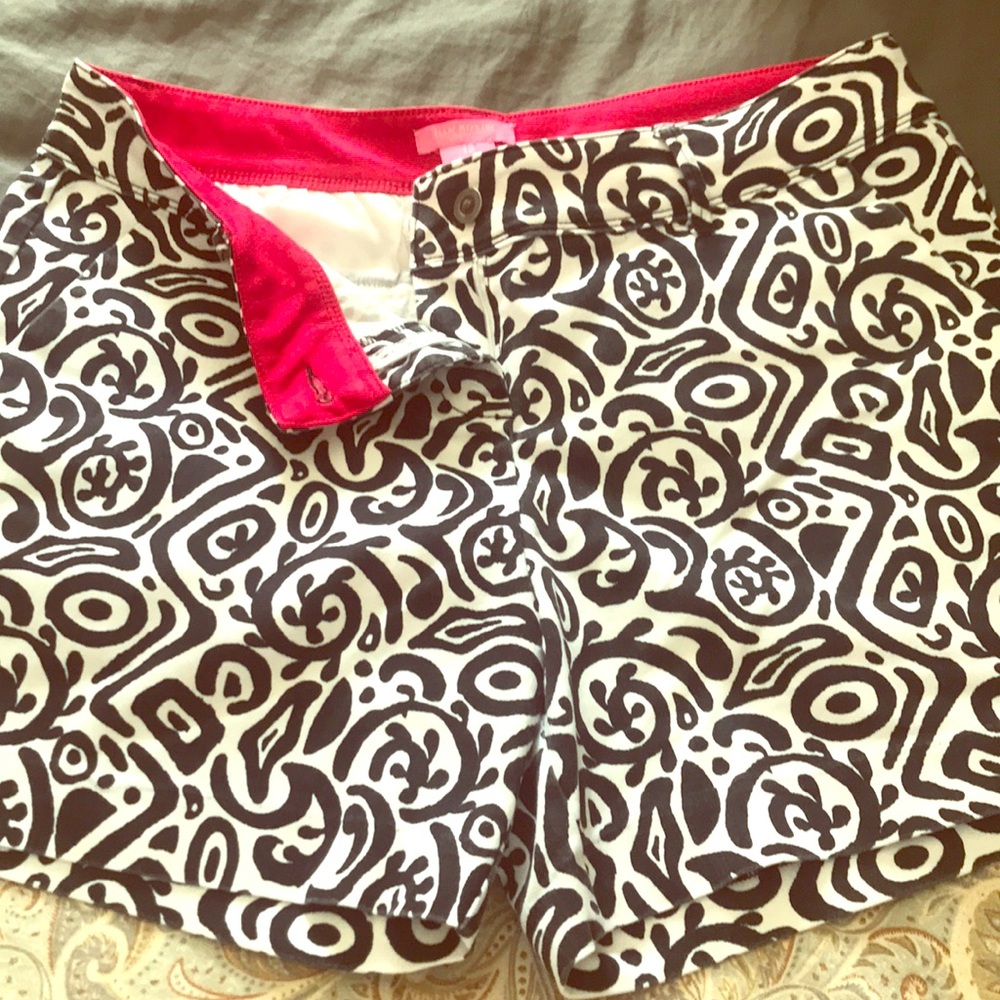 Isaac Mizrahi black and white shorts